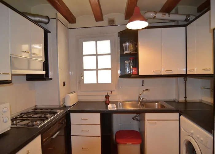 Central Apartment アパート