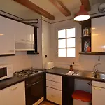 아파트 Central Apartment *